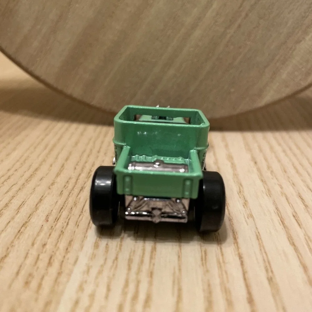 2005 Hot Wheels Bone‎ Shaker Green 1:64 DIECAST Toy Race Car